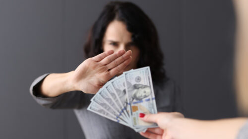 jak zostać komornikiem